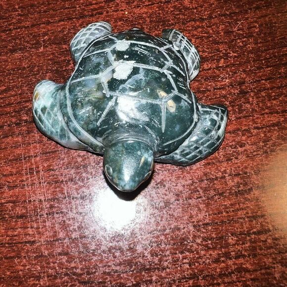 Moss Agate Turtle Carving - Picture 1 of 9